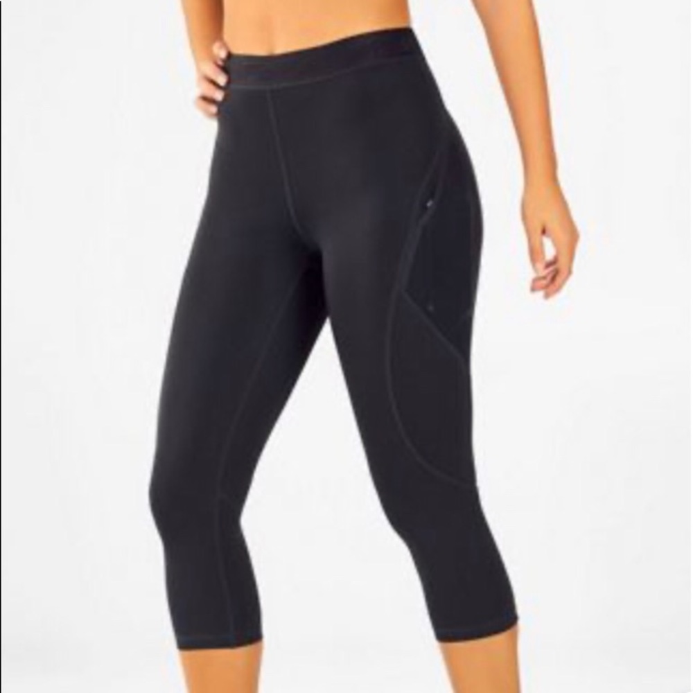 Fabletics High waisted ultra cool pocket crop